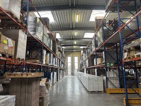 Vollständig regalisierte Lagerhalle in Ober-Roden! 2X LADEBOX