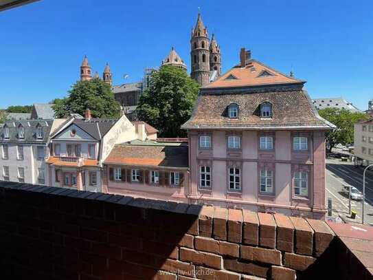 Freundliche und gepflegte 3-Zimmer-Wohnung mit Balkon und Blick auf den Wormser Dom