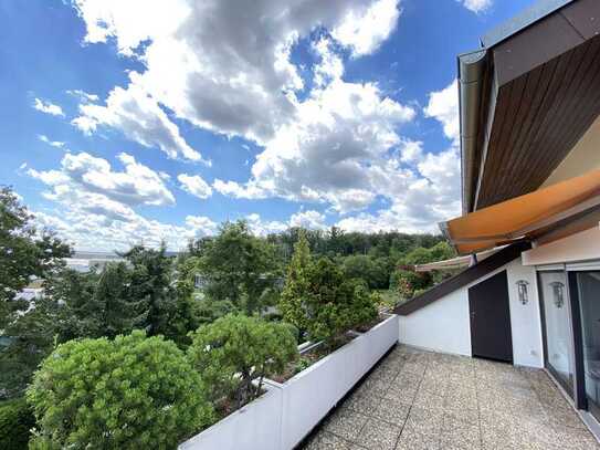 Für Weitblicker: großzügige 3-Zimmer-Wohnung mit Fern- und Waldblick, Balkon & Kamin in Leinfelden