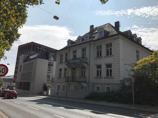 stilvolle Büro/Praxis Etage in freistehender Altbauvilla , erweiterbar auf 450m², PKW Stellplätze,,