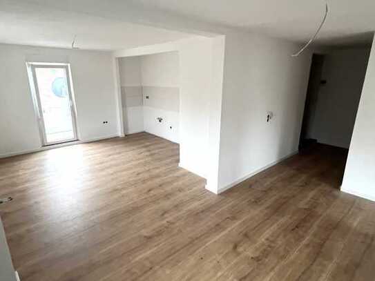 3 Zimmer-Wohnung | Erstbezug nach Sanierung mit Balkon | Zentrum Metzingen