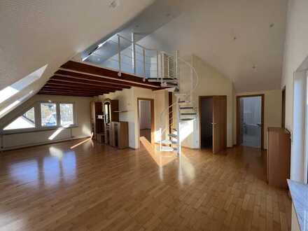 Attraktive Maisonette-Wohnung in Aichtal-Neuenhaus mit EBK, Balkon, Keller und TG-Platz