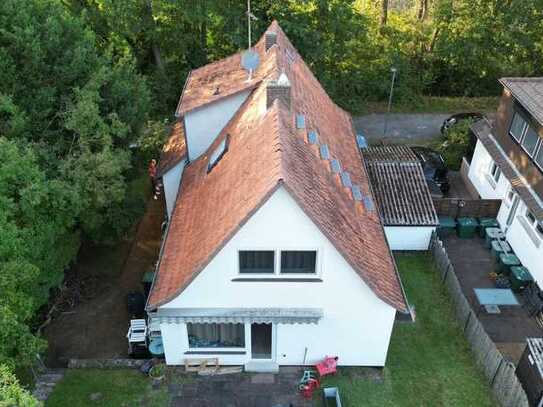 Charmantes Einfamilienhaus mit großem Garten in exklusiver Lage in Kassel-Harleshausen