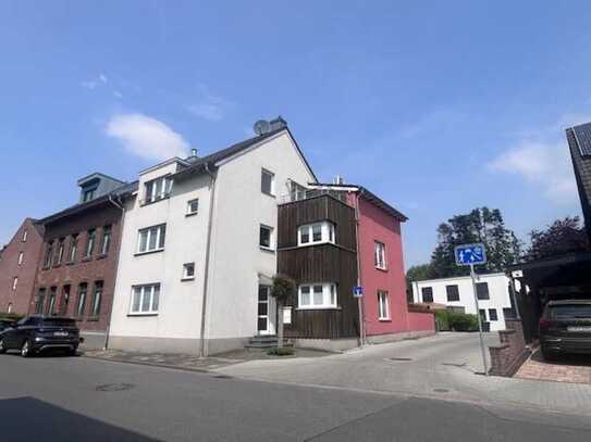 3 Familienhaus mit Garten und Balkonen, 3 Garagen