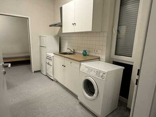 Neuwertig 2-Zimmer Wohnung mit Küche/ Möbel bei Uni Campus