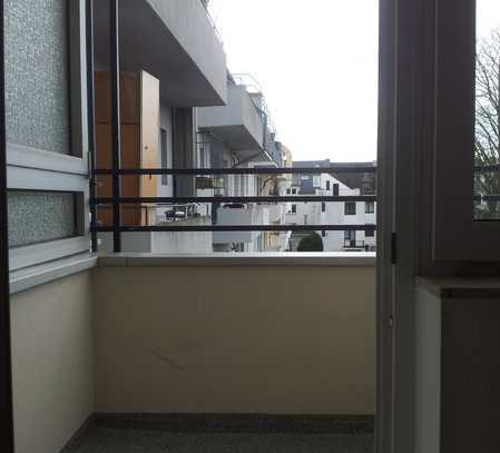 Krefeld-Mitte: 3-Zimmerwohnung mit kleinem Balkon!
