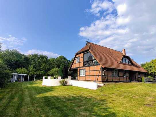 Villa im Landhausstil - provisionsfrei und bezugsfertig