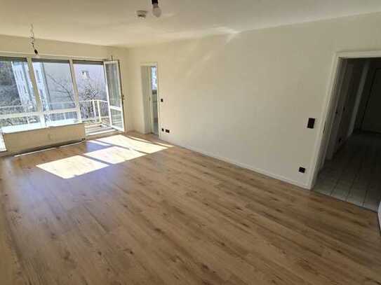+ + + perfekt geschnittene 3-Zimmer Wohnung mit Balkon zur Südseite und Lift + + +