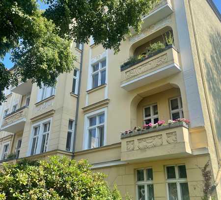 Helle Hochparterre-Wohnung in exklusivem Altbau im beliebten Stadtteil Lichterfelde-West-VERMIETET!