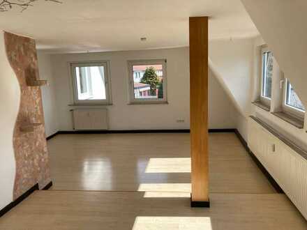 Helle 4-Zimmer OG-Wohnung mit Einbauküche in Klein Hehlen