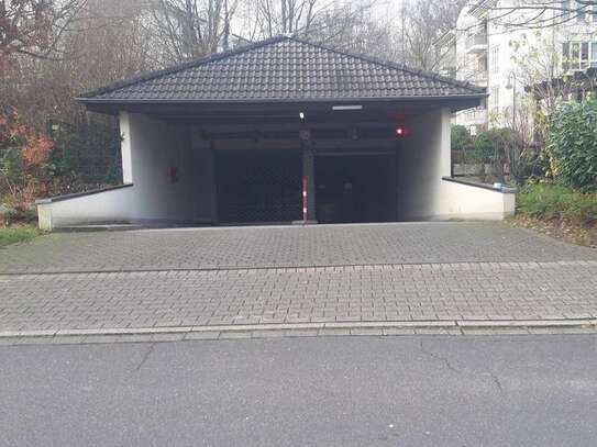 Tiefgaragenstellplatz in Düsseldorf zu vermieten