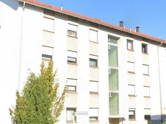 Erstbezug nach Sanierung und Einbauküche: Ansprechende 3-Zimmer-Wohnung mit lux. Innenausstattung