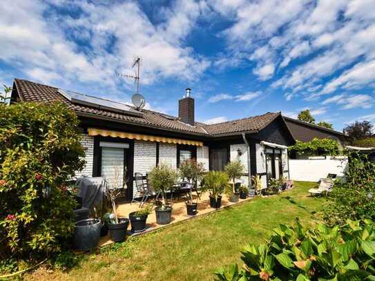 Gepflegter Bungalow mit Sonnengarten und Blick auf den Oelberg! 2 Bäder, Einbauküche, Kaminofen...!