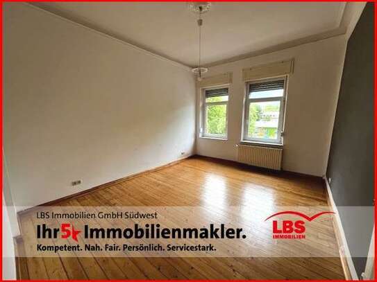 Stilvolle 4-Zimmer-Altbauwohnung, frisch renoviert !