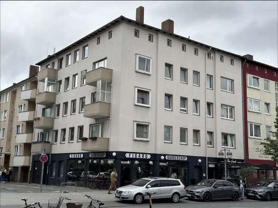 Mitte: Renovierte 3-Zimmer-Wohnung mit Balkon und EBK – ideal für WG