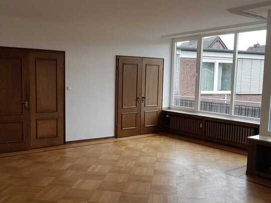 Geräumige, helle Wohnung im Herzen von Übach