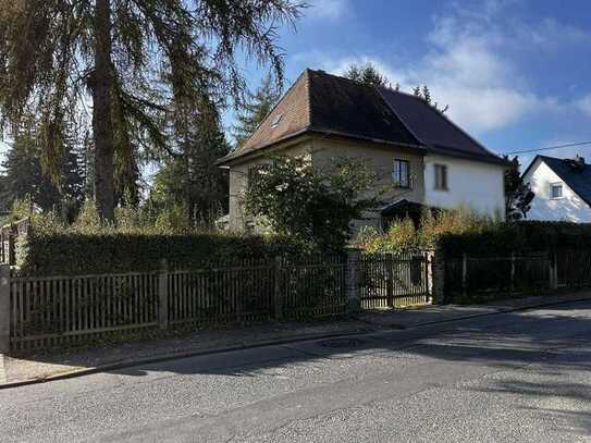 Leipzig-Mölkau: DHH als Stadtvilla mit ca. 1.462 m² großem Grundstück, Garage, Werkstatt