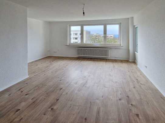 Helle, frisch renovierte 3-Zimmer-Wohnung mit Balkon