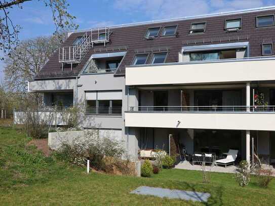 Exklusive, neuwertige 2-Zimmer-Wohnung mit Balkon und Einbauküche in Leonberg