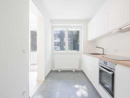 *****Traumhaft sanierte 3 Zimmer Wohnung mit Balkon und 240 qm großem Garten in ruhiger Lage!*****