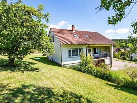 Haus mit Charme und riesigem Grundstück in erhöhter Ortsrandlage