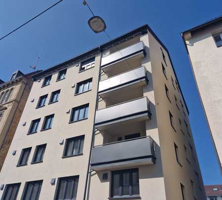 Erstbezug: Kernsanierte 3-Zimmer-Wohnung mit Einbauküche und Balkon in Stuttgart-West
