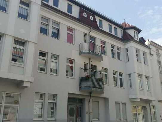 Gemütliche 2-Raum-DG-Wohnung mit EBK in MD Stadtfeld-Ost