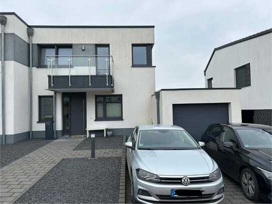 Einfamilienhaus mit Garage in Roetgen Rott, Traumlage mit Waldblick, große Terasse, 150 qm, Bj. 2019