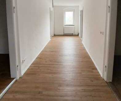 Neu renovierte 3-Zimmer Dachgeschoss Wohnung direkt im Bahnhof Kamenz!