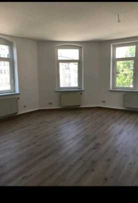 schöne geräumige 4 Zimmer Wohnung im Herzen von Aue