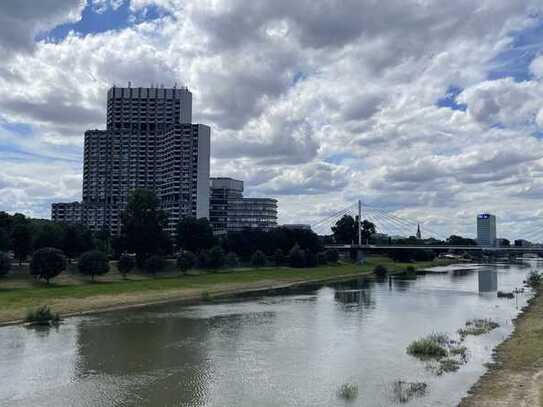 MA-Collini-Center: 1-Zimmer-Wohnung mit Balkon Blick auf die Quadrate gen Südwesten