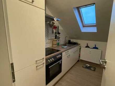 Schöne Dachgeschosswohnung mit Einbauküche(Whg.5)
