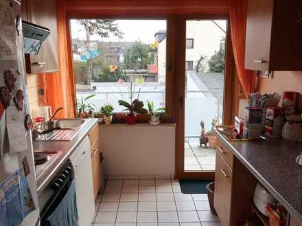 3-Zimmer-Wohnung mit Balkon in einem gepflegten Zweifamilienhaus