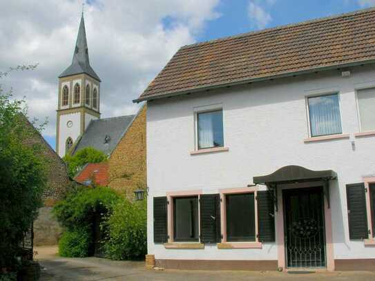 Gartenparadies mit Terrassen, Pool, Scheune und Garage, Wohnhaus mit 2 WE