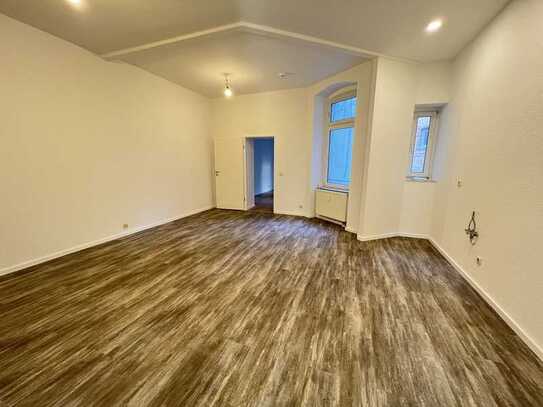 ***Neu sanierte 3 Raumwohnung im Zentrum von Halle*** EBK*** 1. OG