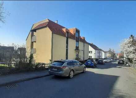 Kleine 2 Zimmer Wohnung mit Balkon