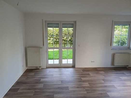 top sanierte, moderne Nebauwohnung, 2 Zimmer, Terrasse, TG