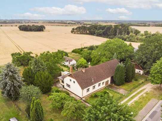 EFH mit großem Garten, Scheune und Stallungen in ruhiger Feldrandlage - unweit von Stettin