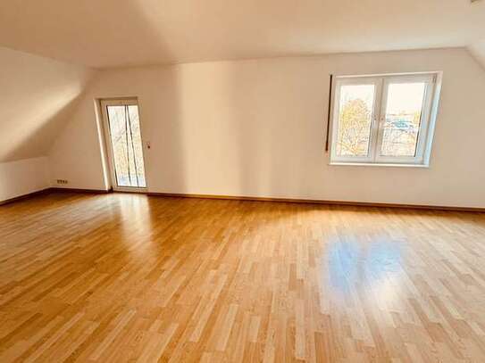 Stilvolle 3,5-Zimmer-Wohnung - Komplett renoviert und einzugsbereit!