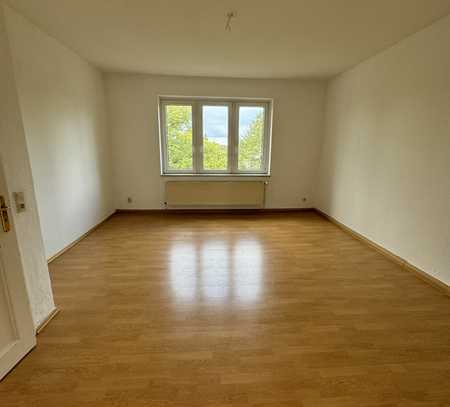 Helle Großzüge 3-Raum Wohnung mit Balkon