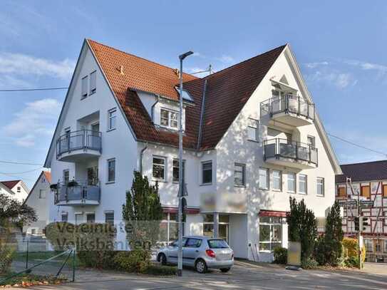 Tolle 3,5 Zimmer DG-Wohnung mit Balkon und TG Platz - „Sofort Frei“