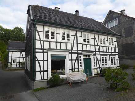 Renovierte 3-Zi.-Wohnung in einem Denkmalhaus in WK-Dhünn