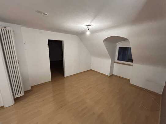 Schöne, helle 2-Zimmer-DG-Wohnung in 70190 Stuttgart-Berg