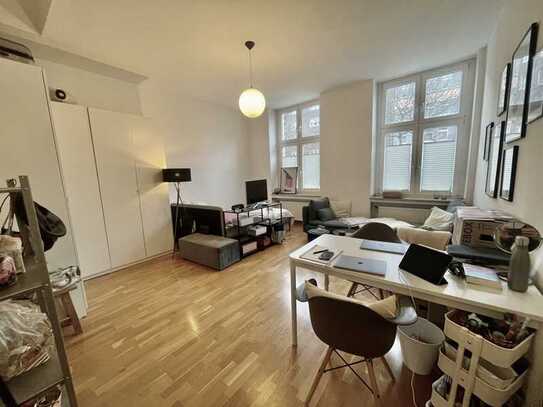 Charmantes, teilmöbliertes Altbau-Appartement in sehr guter Lage Pempelforts