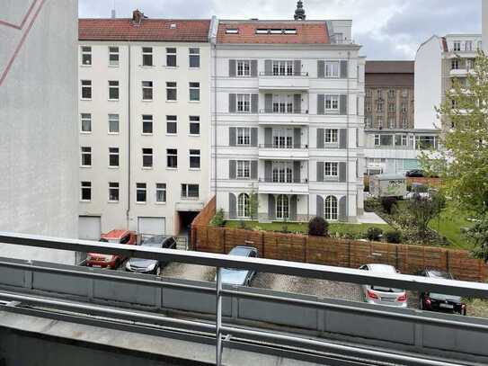 Vermietete 1-Zi-Wohnung mit Lift und Balkon in gefragter City-Lage - TG-Platz optional erwerbbar