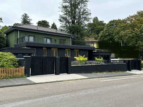 Erdgeschosswohnung mit lux. Innenausstattung , Terrasse, Garten in Mülheim, Speldorf