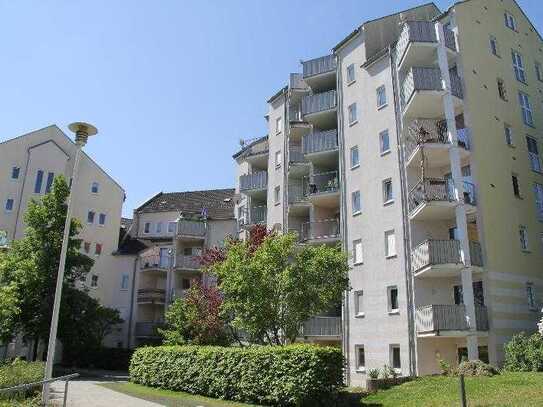 sonnige 1 Zimmer Wohnung mit Singleküche, Balkon und Aufzug