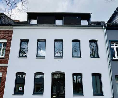 Erstbezug nach Sanierung mit großer Dachterrasse: attraktive 5 Zimmer-Wohnung in Willich