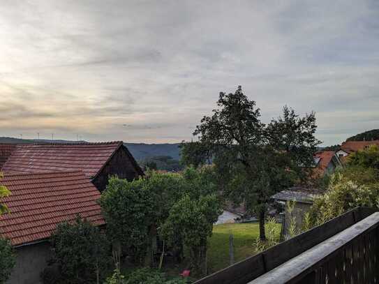 Schön geschnittene 4,5-Zimmer-Wohnung mit 2 Balkonen in Oberzent-Rothenberg