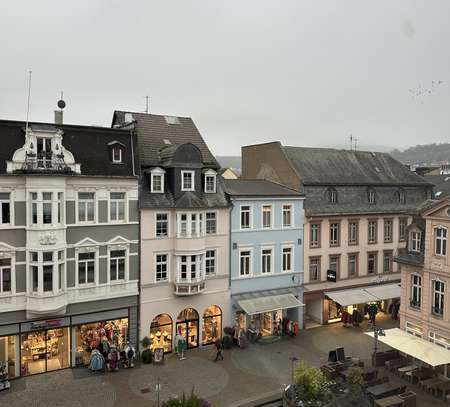 Wohnung mit Blick über den Speisemarkt. Sanierte 3 Zimmerwohnung zu vermieten